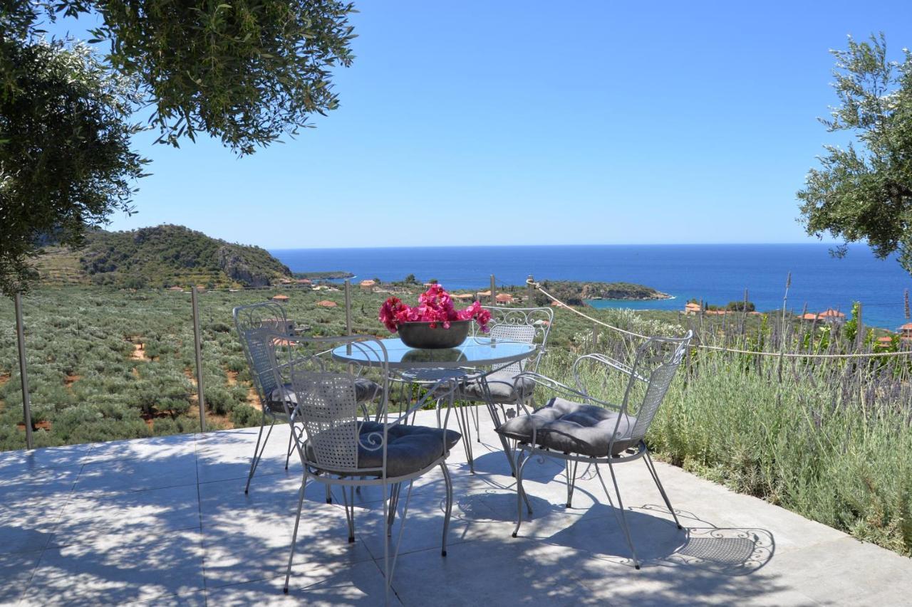 Athina'S Stone House In Kardamyli Villa Buitenkant foto