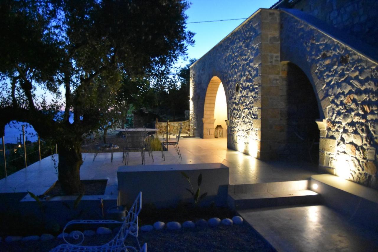Athina'S Stone House In Kardamyli Villa Buitenkant foto