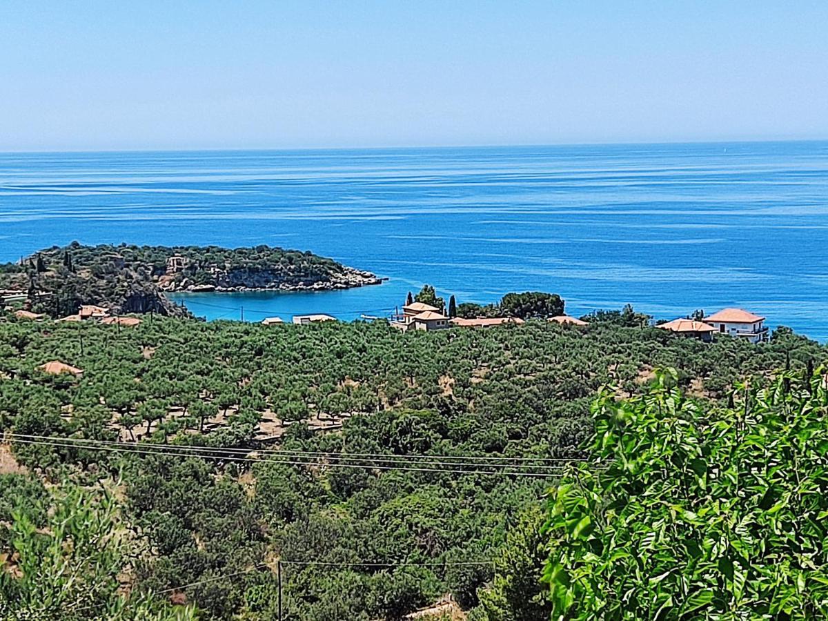Athina'S Stone House In Kardamyli Villa Buitenkant foto