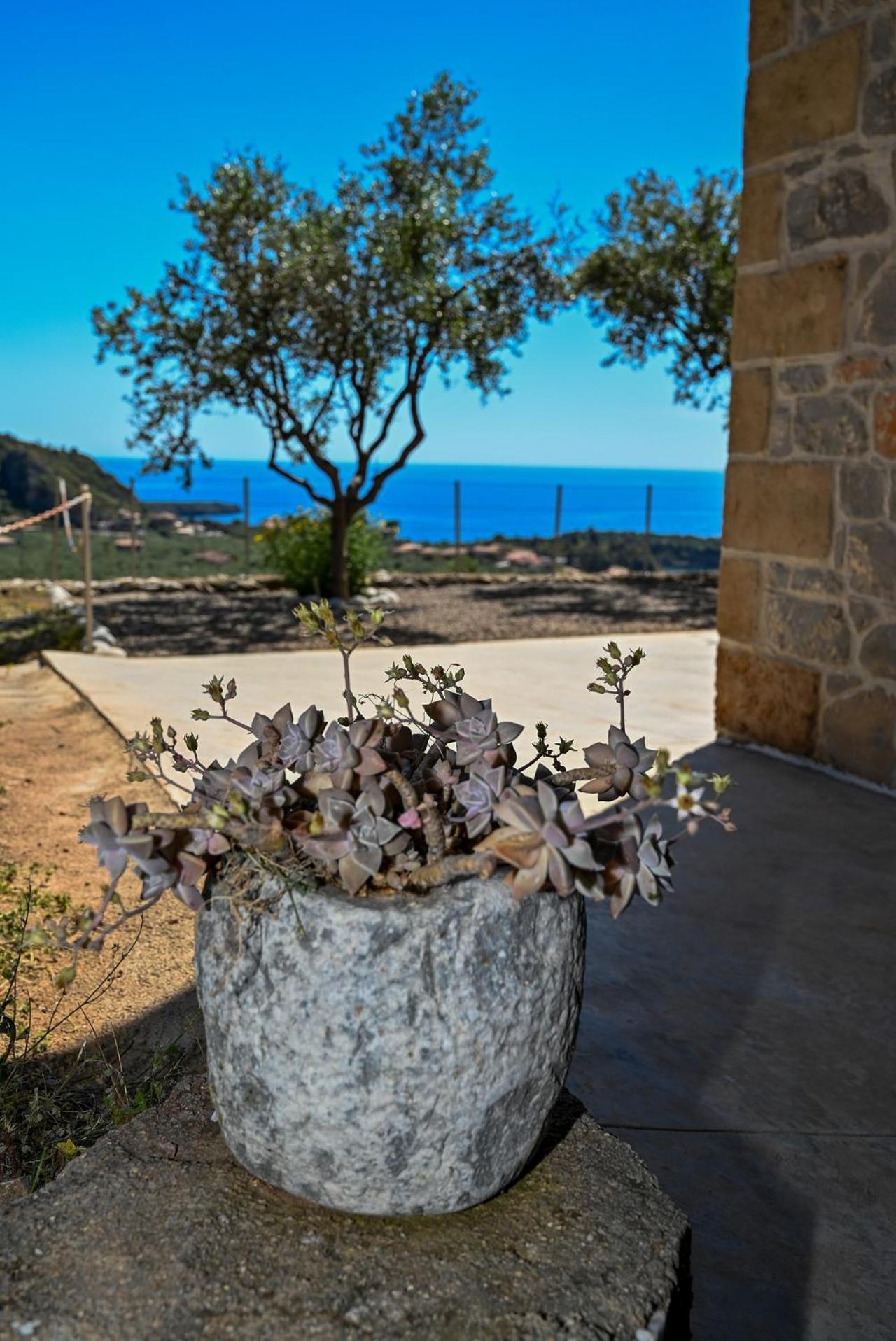 Athina'S Stone House In Kardamyli Villa Buitenkant foto