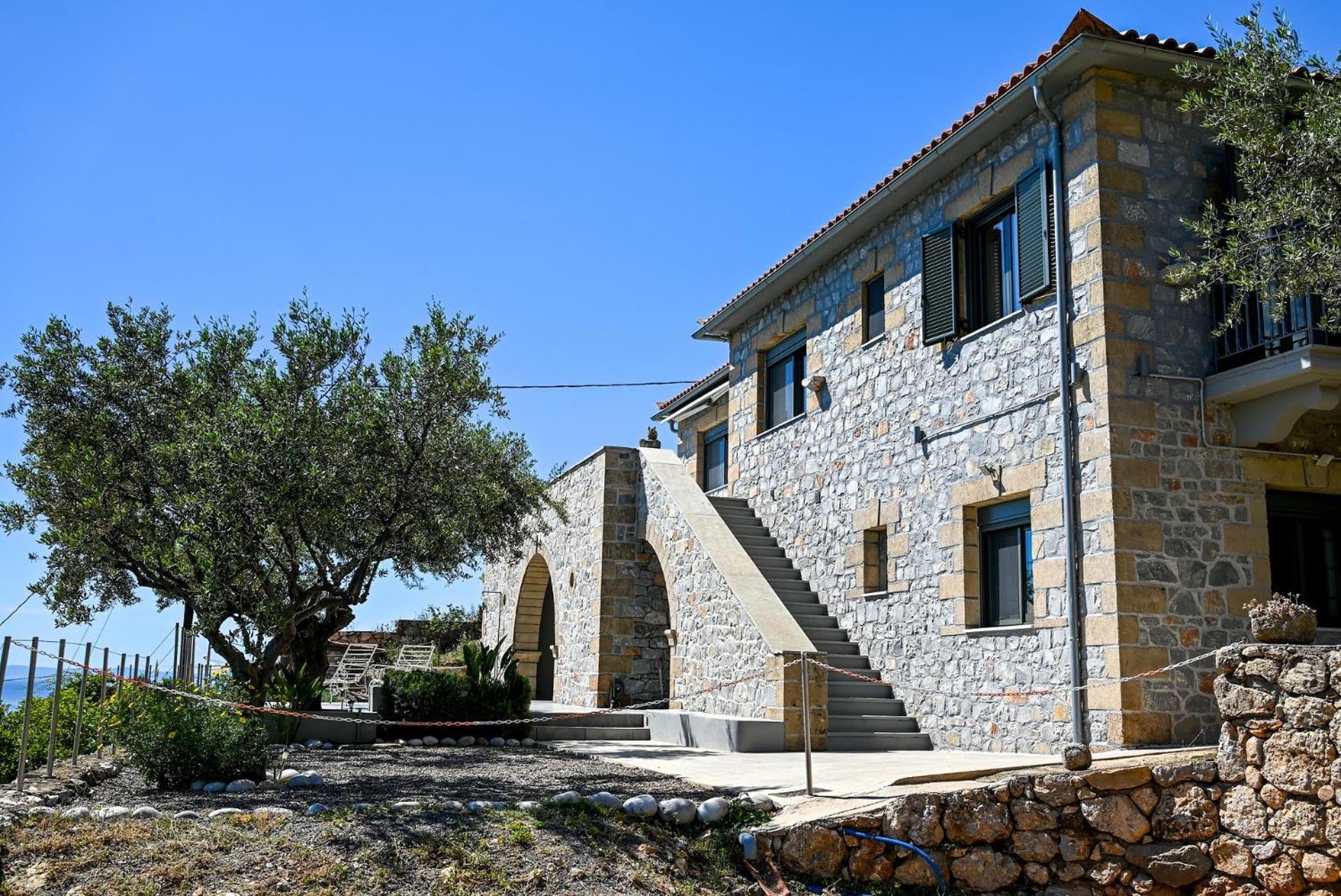 Athina'S Stone House In Kardamyli Villa Buitenkant foto
