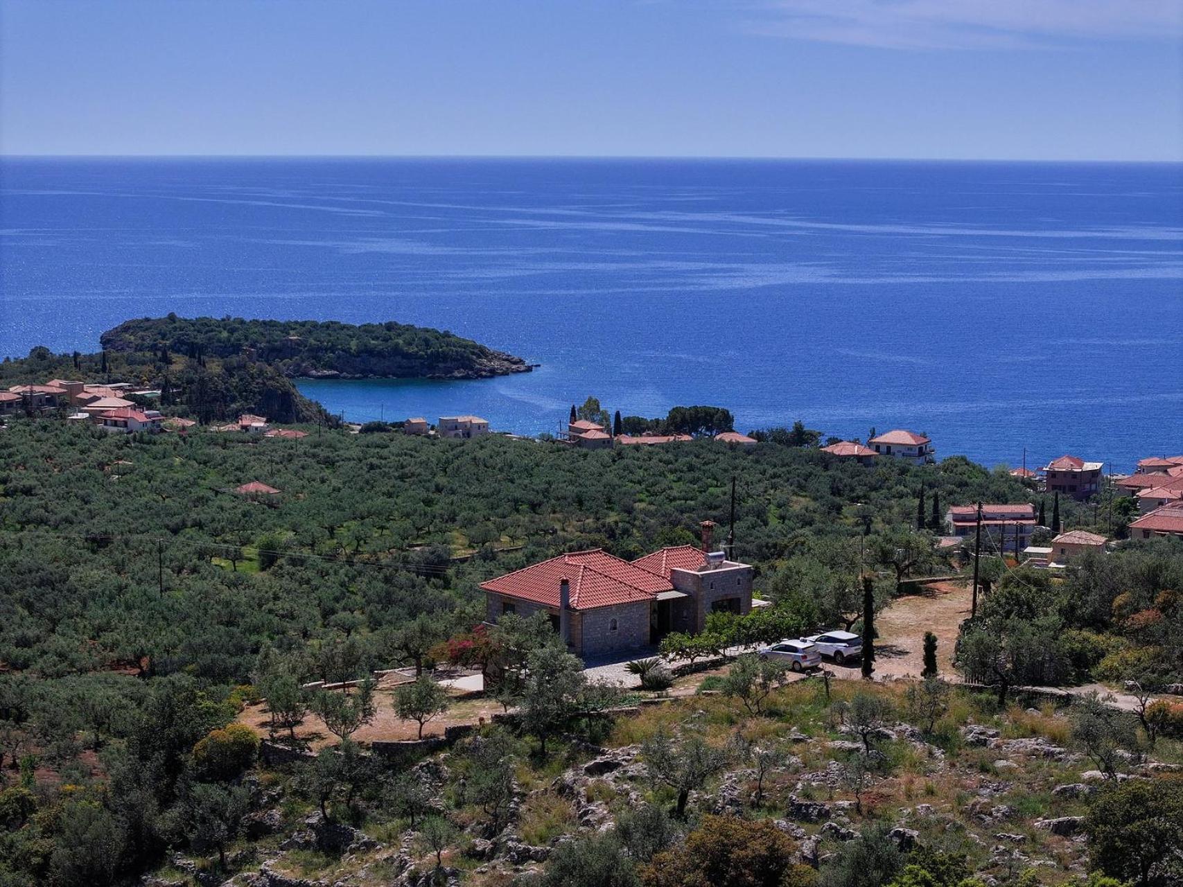 Athina'S Stone House In Kardamyli Villa Buitenkant foto
