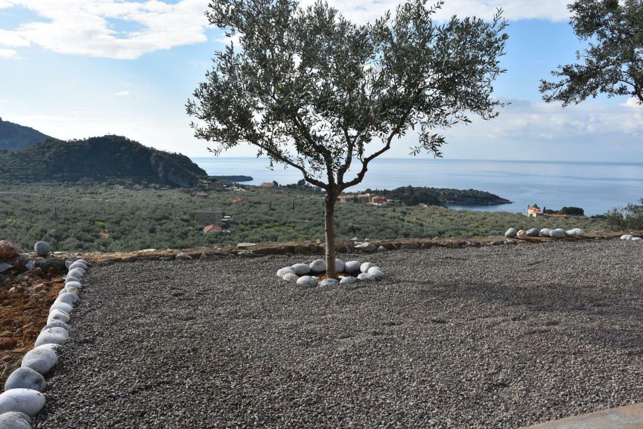 Athina'S Stone House In Kardamyli Villa Buitenkant foto