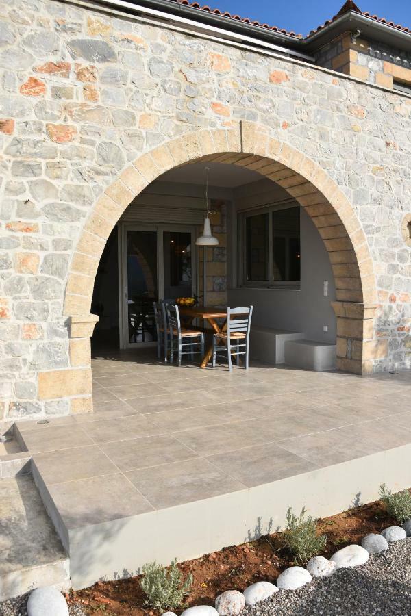 Athina'S Stone House In Kardamyli Villa Buitenkant foto