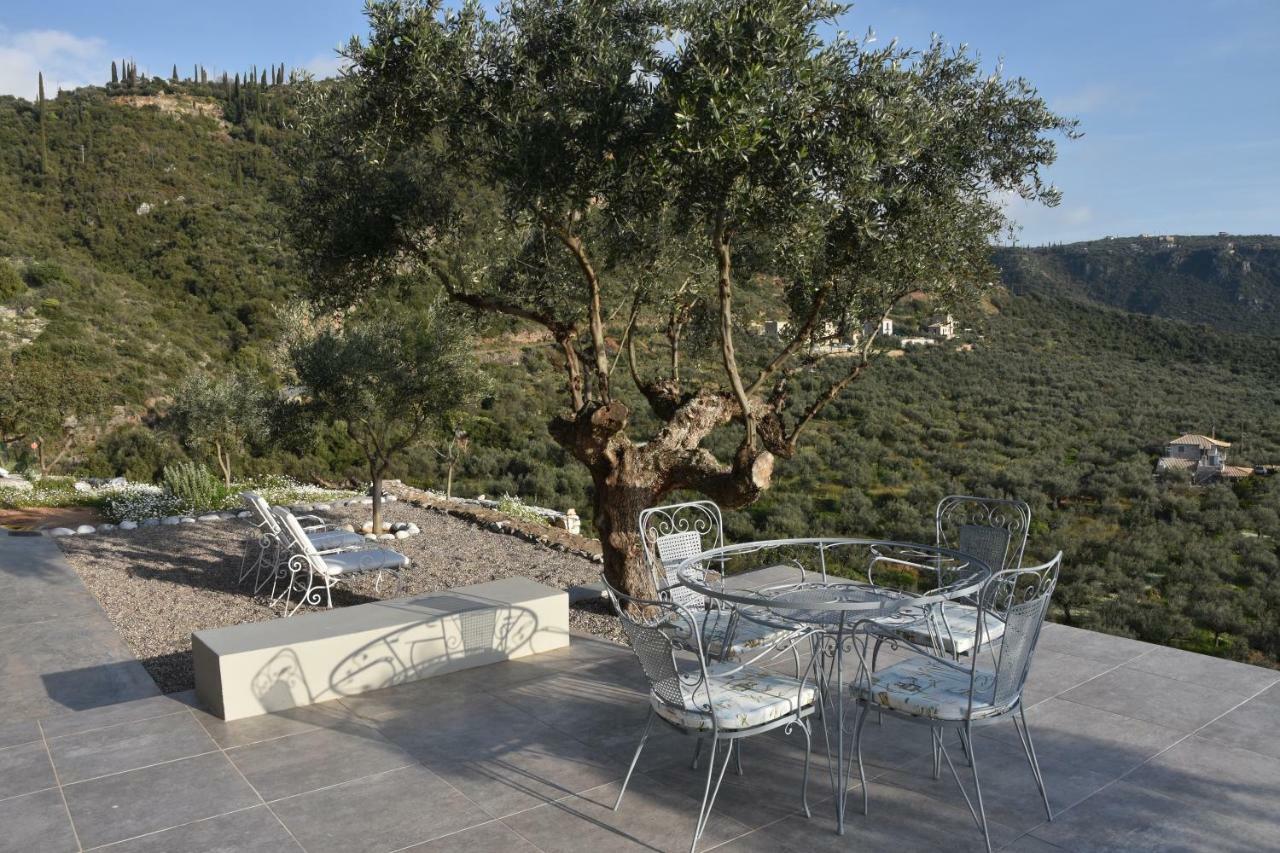 Athina'S Stone House In Kardamyli Villa Buitenkant foto