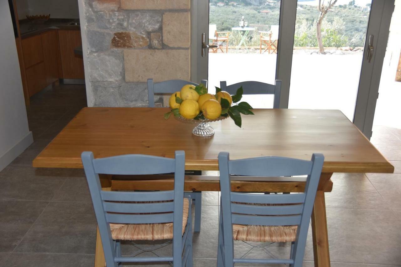 Athina'S Stone House In Kardamyli Villa Buitenkant foto